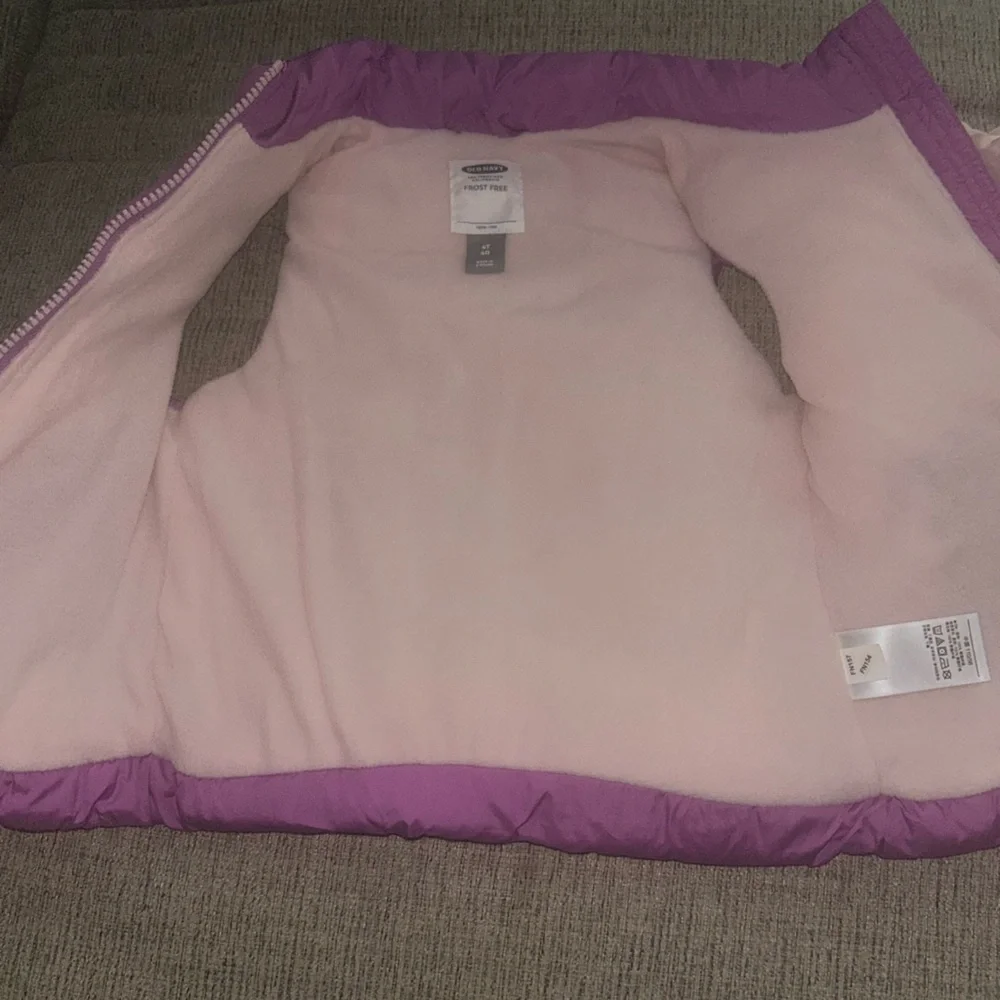 Lot of 2 vests for girls size 4T